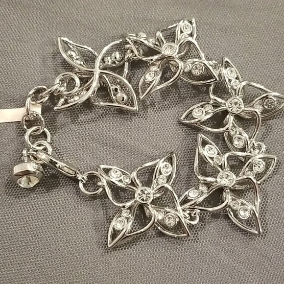 💕TED BAKER💕 Silver Crystal Breeze Jeweled Bracelet NWT - Picture 5 of 8